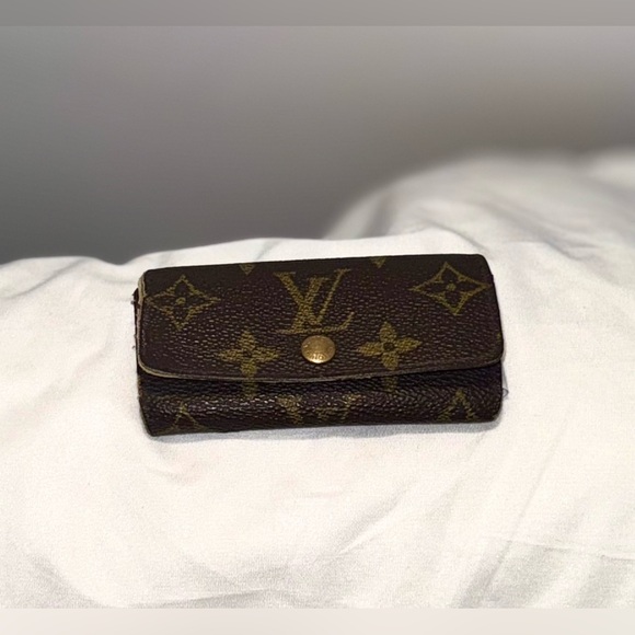 LOUIS VUITTON MONOGRAM KEY HOLDER / WALLET - Picture 2 of 16